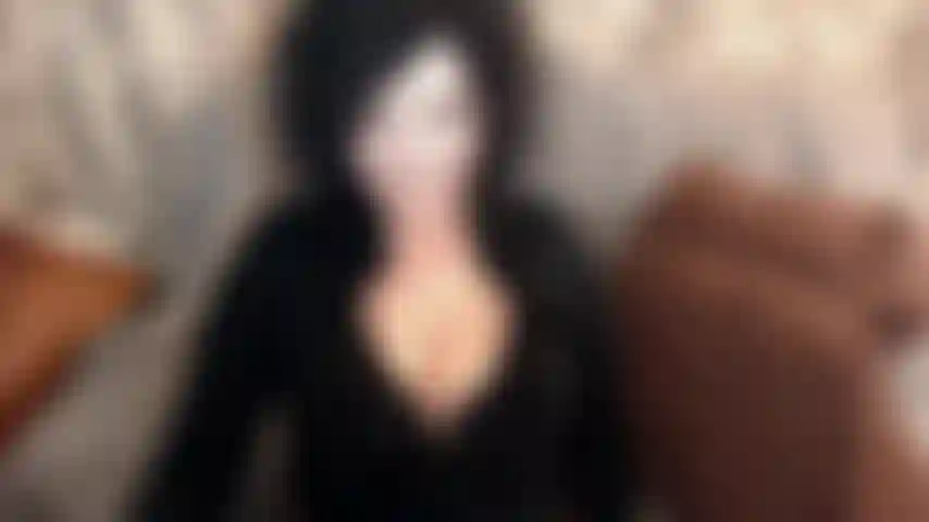 John es una nueva entrada en mi rebaño de chicos y chicas mariquitas :) tan jodidamente sexy, usando medias de red, un traje de colegiala, botas de tacón alto, usando esmalte de uñas negro. Un coño tan caliente, john. Disfruté chupando una gran polla contigo :).