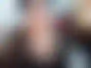 Se burlan de escote! Para un chico virgen, tímido y sumiso le bastaría con soplarse en los pantalones, sin tocarse la polla. Para un chico normal sería encantador :) hablar sucio, mi voz sexy y mi cara bonita.