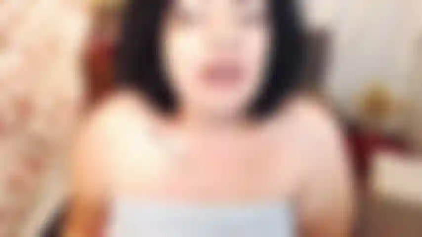 ¿Tienes un fetiche de cara? Boca? Lengua? Spit ? Mucha saliva? Lamiendo y babeando toda la cabeza de tu pene? A mamá le encanta :))).