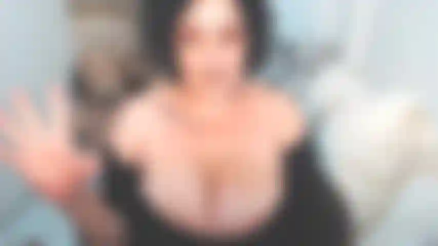 Califico un pene pequeño y luego califico un gilipollas rosado y sexy o un coño de hombre. Te animo a que te olvides del pene y te metas unos dedos en ese tupido coño rosado. Es una situación en la que todos ganan, créanme :).