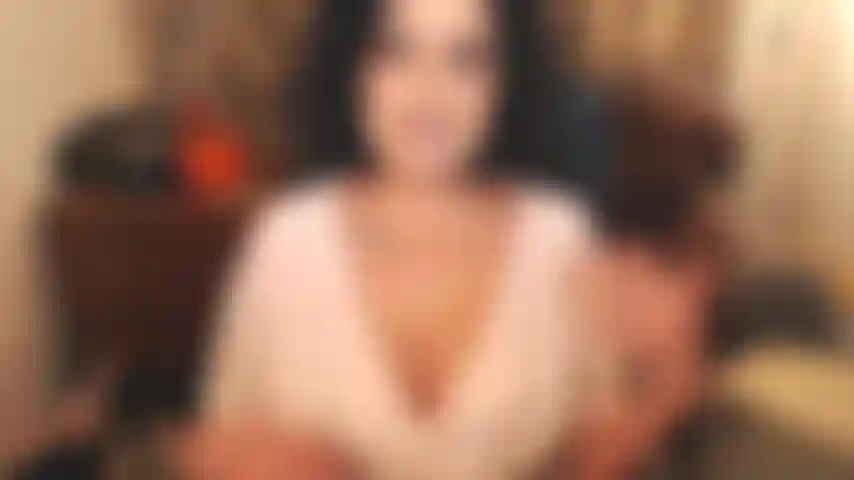 Soy una milf tan sexy, una diosa, un polvo tan sensual! De pies a cabeza. Tómate tu tiempo y descubrirás lo traviesa y perfecta que soy. Riendo, hablando sucio, bromeando, masturbándome, soy genial y modesta jajaja.