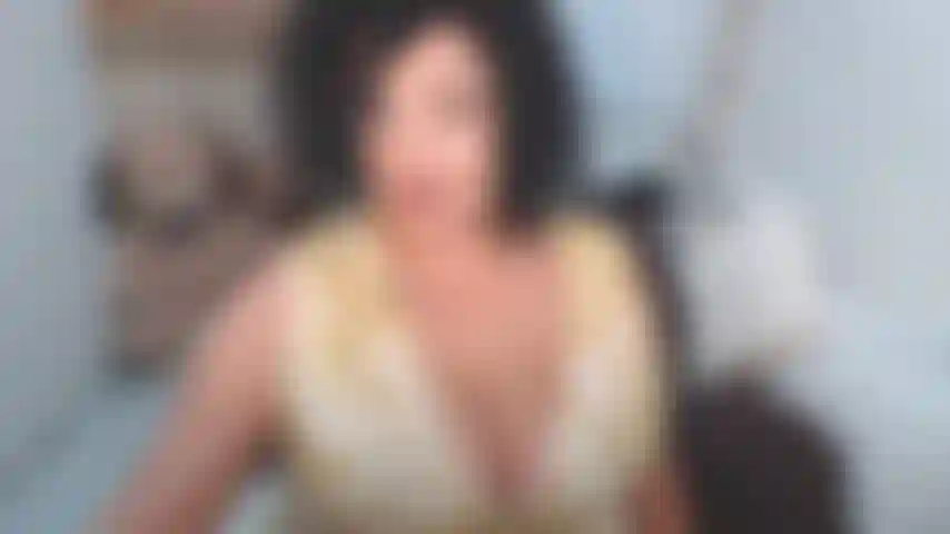 Roleplay estando embarazada de 5 meses. Es un poco difícil mantener mi barriga inflada mientras hablo sucio pero, como siempre, estoy haciendo lo mejor que puedo :)))).