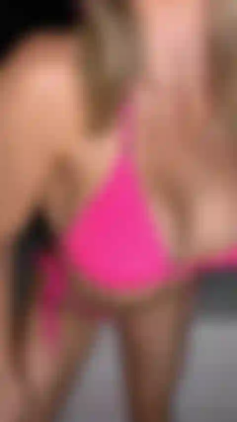 Quítate el bikini rosa intenso.