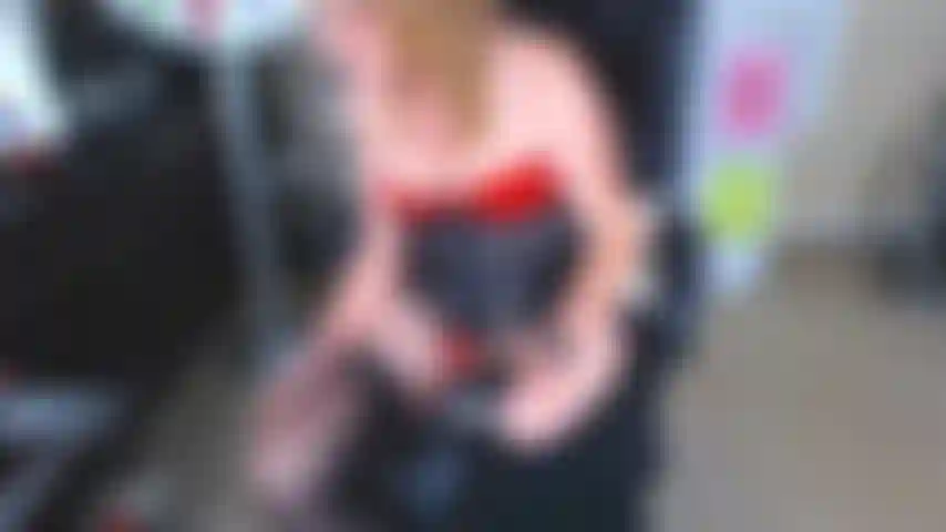 165. Joi con botas hasta los muslos.