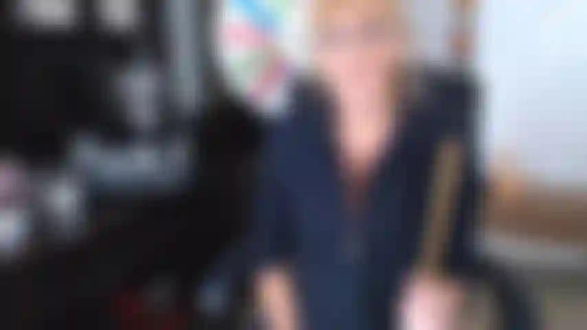 129. El profesor te hace follar para pasar.