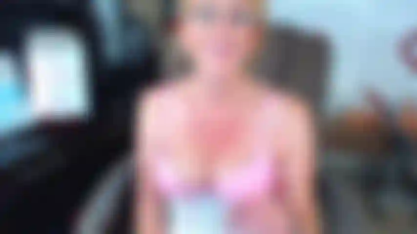 56. No hay coño para ti por tu patético pito.