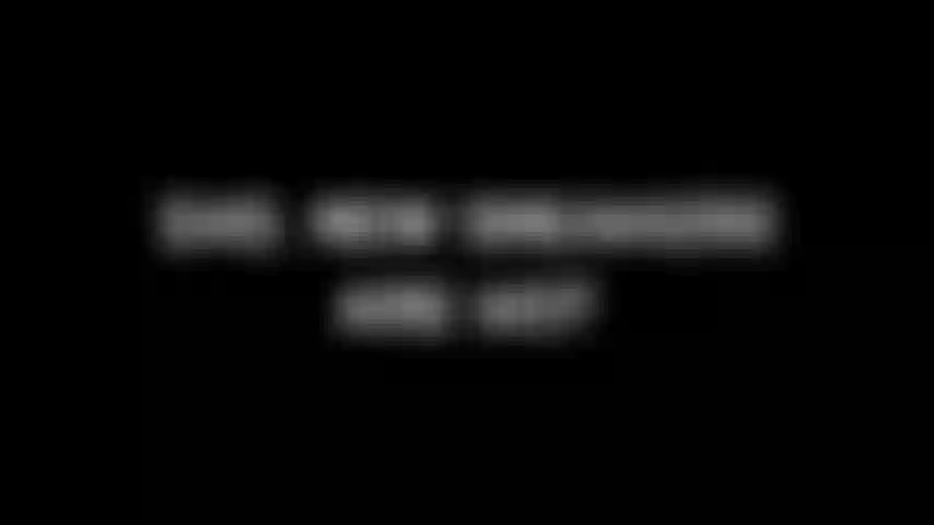 242. Las zapatillas nuevas están de moda.