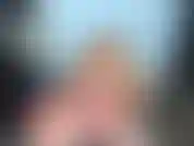 23. Montando una muñeca y chupando una máquina de follar con gangbang sucio.