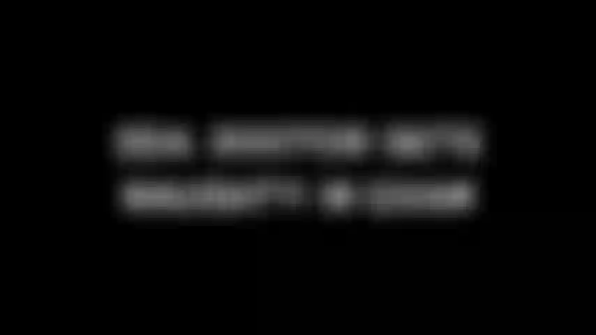 224. El doctor se pone travieso en el examen.