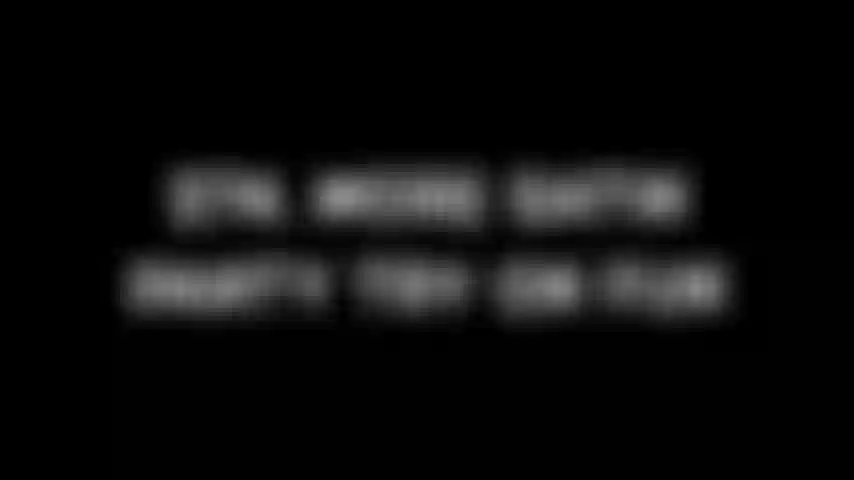 274. Más bragas de satén pruébate diversión.