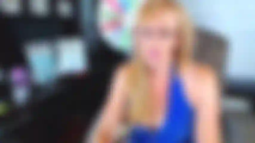 107. Sugarbaby slut habla sobre mi ano con el amigo de mi hijo.