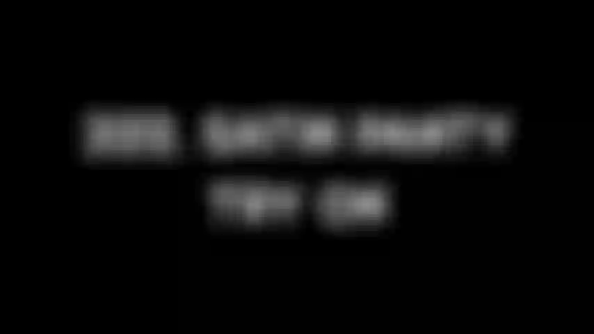 322. Me pruebo bragas de satén.