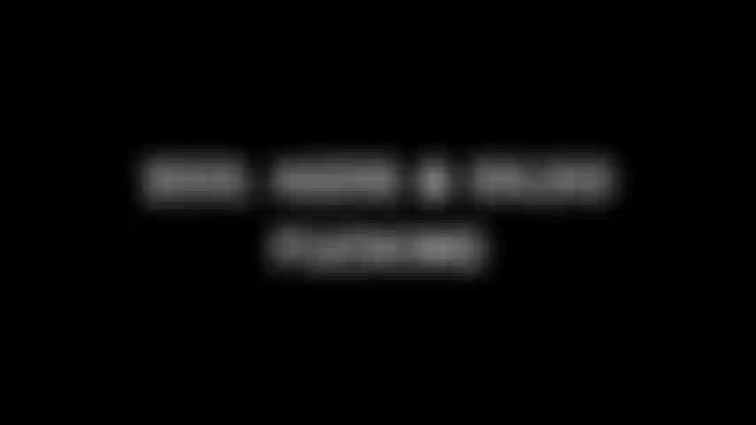 200. Keds y follando con un consolador.