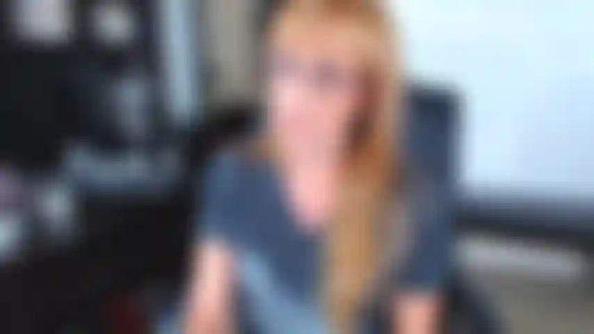 120. Pierdo al aprender a jugar al strip poker.