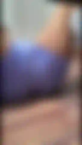 Legs, strength... and an irresistible viewI focus con training hard, but I know exactly what you're looking at In this video, I work on my legs lying down, With the Lycra so tight it leaves little to the imagination... Each repetition highlights my crotch from an angle that will leave you breathless  Do you dare to look closely?