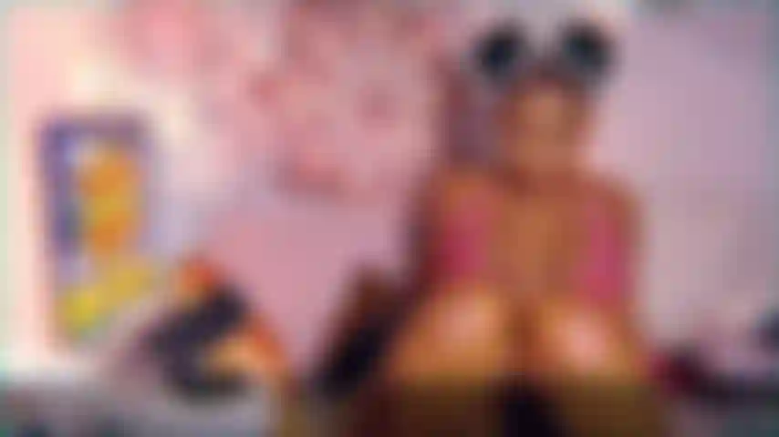 Esto es una masturbación sensual. Un lindo coñito mojado para ti!! Estoy probando diferentes estilos de edición, así que espero que les gusten. Sigo aprendiendo :).