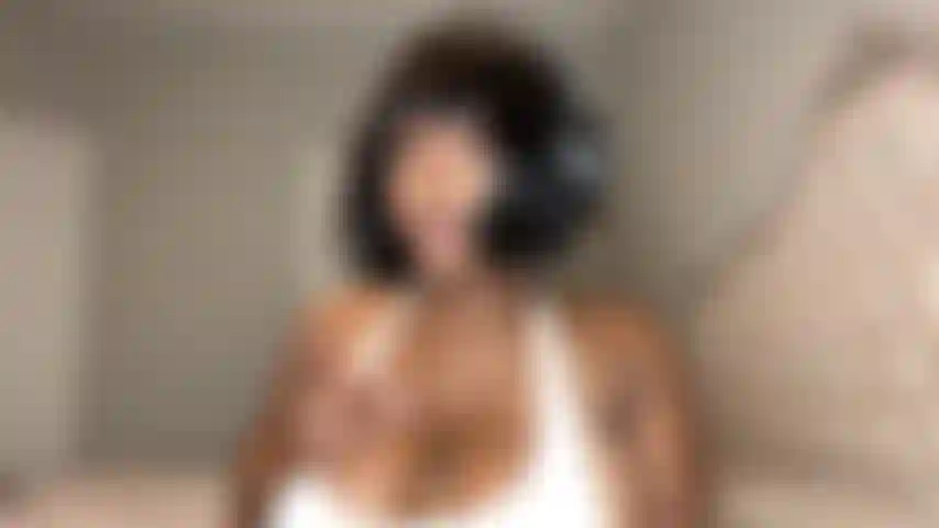 Chica gamer apuesta.