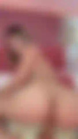 Me encanta montar tu polla todo el día.