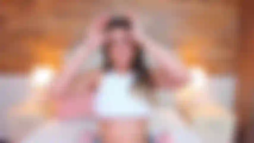 Video completo, mira como juego con mis lindas tetas, luego empiezo a chupar tu polla erecta, luego sigo follando y masturbándome mi coño rosado, ven a ver mi show completo en este video, es todo.