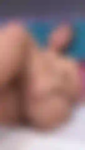 Te gustan los pies mostrados o mi coño o ambos juntos.