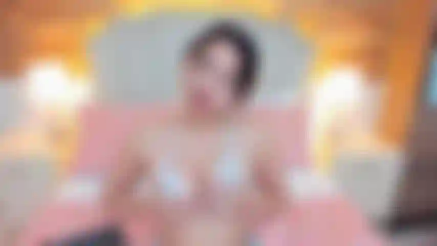 Monta mi dildo como si fuera tu polla, eso es excitante.