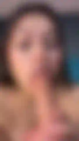 Quiero saborear tu polla y luego montarla.