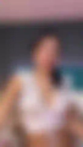 Disfruto de una deliciosa mamada, unas tetas grandes y una chica muy caliente.