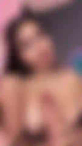 Que excitante sentir tu polla en todo mi cuerpo.