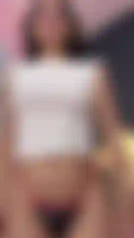 Toca mis grandes y sexys tetas, que son solo para ti.