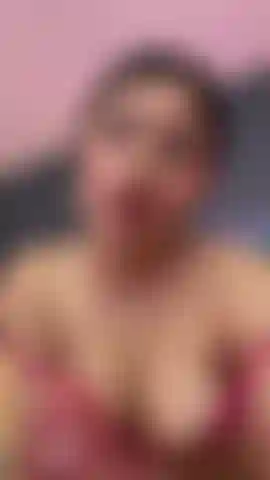 Saborear tu polla, tenerla hasta el fondo de mi boca, quiero eso.