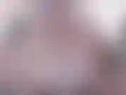 En este vídeo engraso mis enormes tetas naturales, haciéndolas brillantes y resbaladizas para tu polla dura y palpitante. Los dejo colgar, rebotarlos y frotarlos mientras te hablo sucio animándote a correrte.