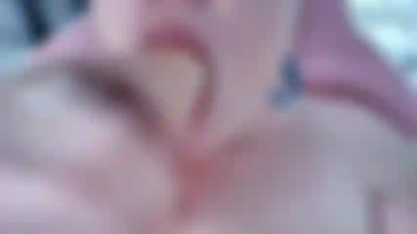 Follada dura con la garganta hasta que me lloran los ojos y me empapo, mis tetas y tu polla con saliva, video caliente para los amantes de la garganta profunda y la cara.