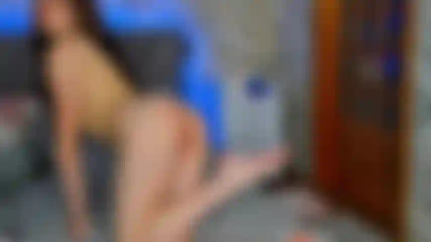 Sexy provocando en una cama.