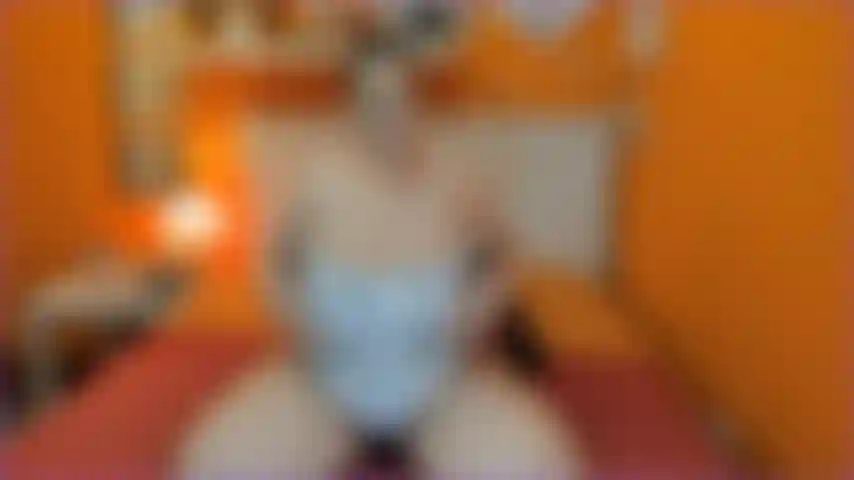 Tu novia flaca se va a la cama y deseas venir a verme porque sabes que mi gran cuerpo gordo es el que puede hacer que te corras más fuerte que nadie.