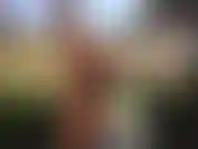 Rebotando, mojando mi cuerpo poniéndote cachondo y duro es todo lo que necesitas saber sobre este video.