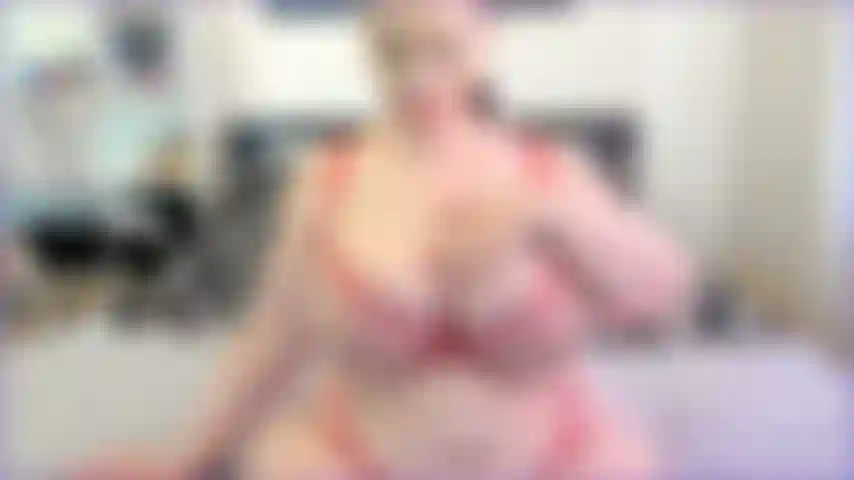 Sé que has estado mirando mis tetas y solo quiero decir que me puso tan cachonda papi, solo quiero tu semen en mis tetas.