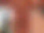 Sacudiendo y rebotando mis grandes tetas mientras camino en la caminadora.