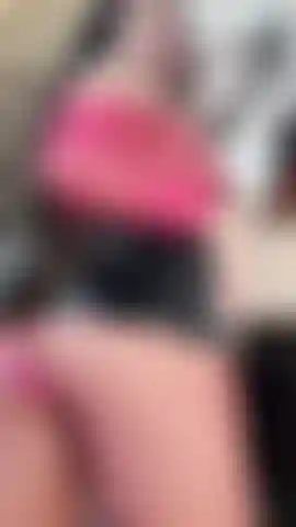 Do you like my pose?