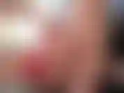 Mi segundo video anal. Primero me toco el culo con los dedos, luego me pongo un consolador y luego cabalgo sobre el consolador. Estirando mi estrecho ojete.