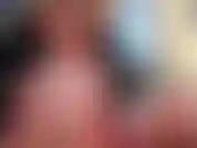 Follándome el coño hasta correrme, lamiendo bien los dedos ;-) cuerpo maduro caliente y con curvas en medias de rejilla.