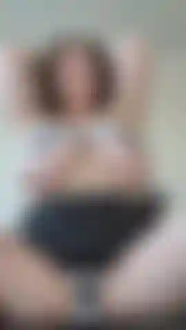 Tetas rebotando en mi bikini.