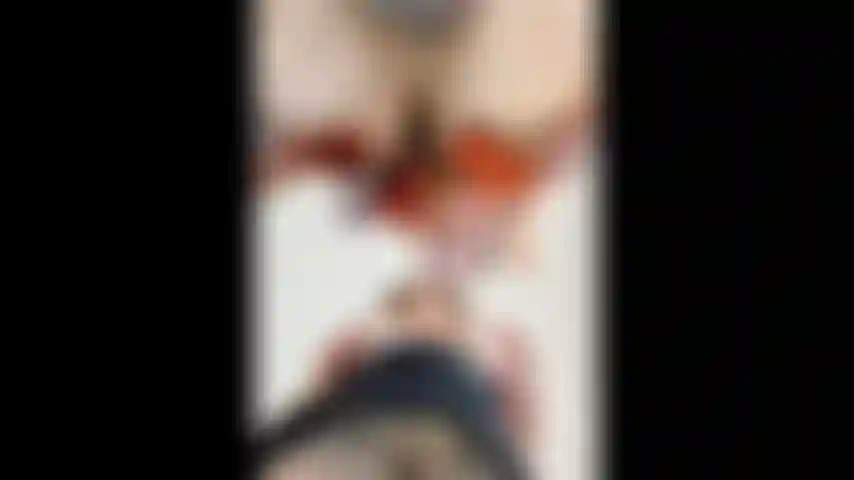 Vue d en dessous de notre jupe besando et chicle. Upskirt y show de chicles.