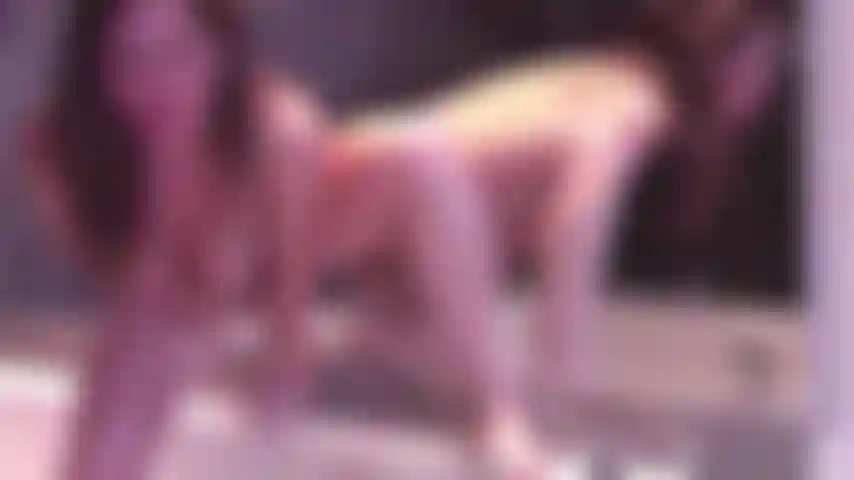 Enorme inserción, mi gran juguete se pega en un espejo y me lo follo. Doble vista 3d.