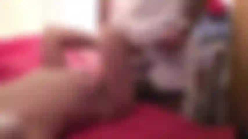 Frota la polla hasta que se corra en mi cara.