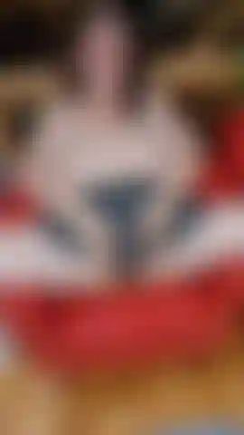 Mostrando mi cuerpo con curvas desde todos los ángulos.