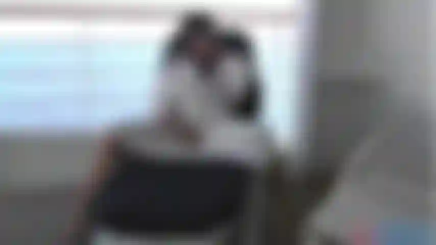 Masturbándome en mi balcón hasta que alcanzo mi cruising.