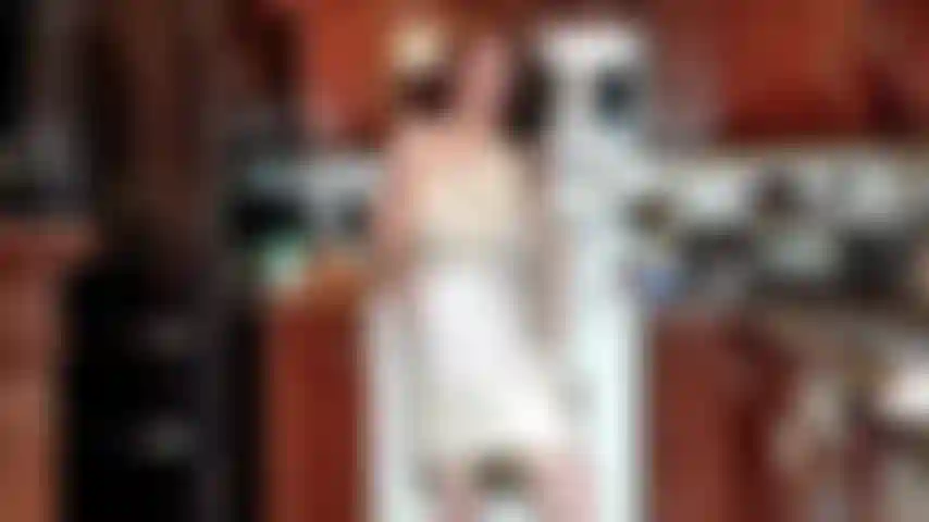 Me unto crema batida en el cuerpo. En la cocina me cepillo con nata para montar.