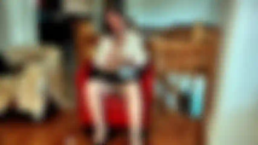 Me unto aceite en el cuerpo y en los agujeros.