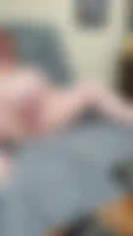Watch an actual paid chat with squirting <3