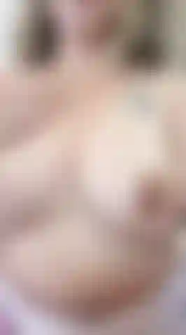 Mis tetas están llenas de saliva.